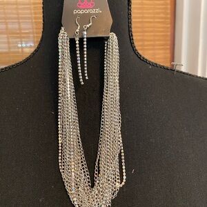 Paparazzi Dazzling Silver Necklace and Earring Set
